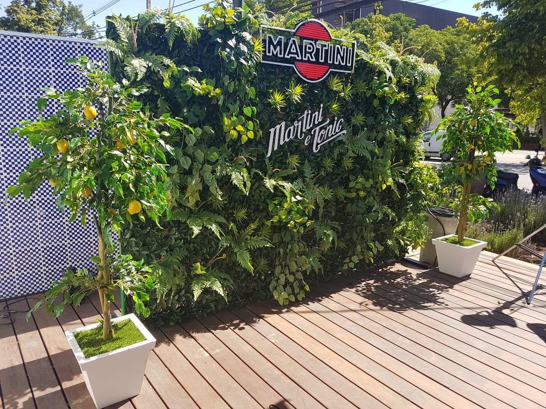 Evento Martini elaboración panel con plantas ficticias fase final-1