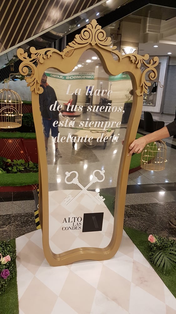 Eventos Navidad Alto las Condes Navidad 2023 Elaboración photo oportunity panel espejo