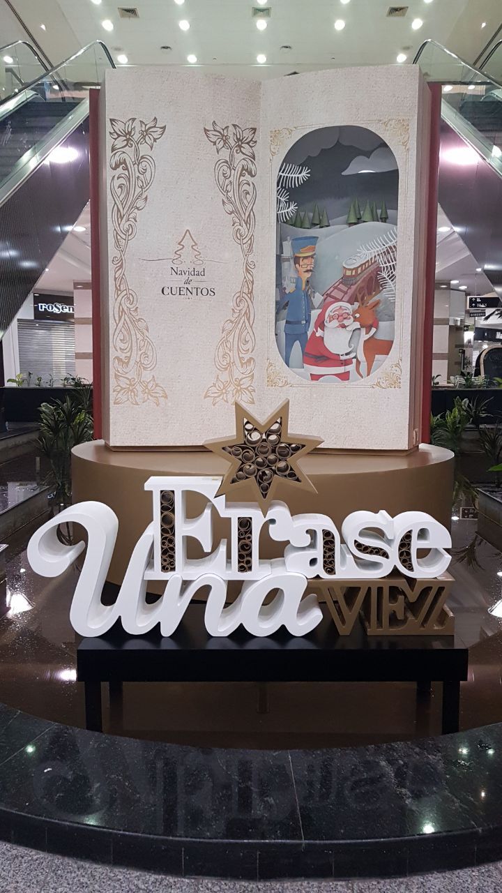 Eventos Navidad Alto las Condes Navidad 2024 Elaboración Libro ficticio gigante fase fina perspectiva frente terminada