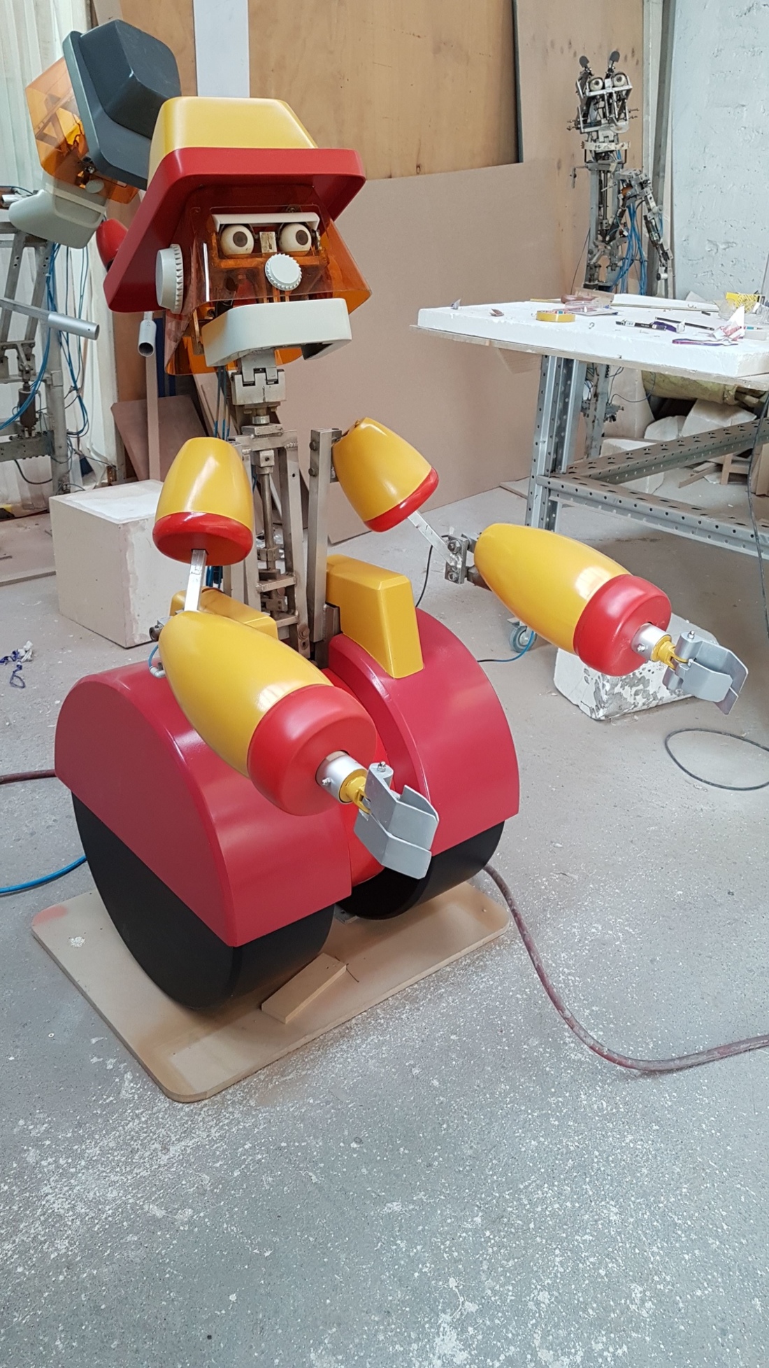 ROBOTS