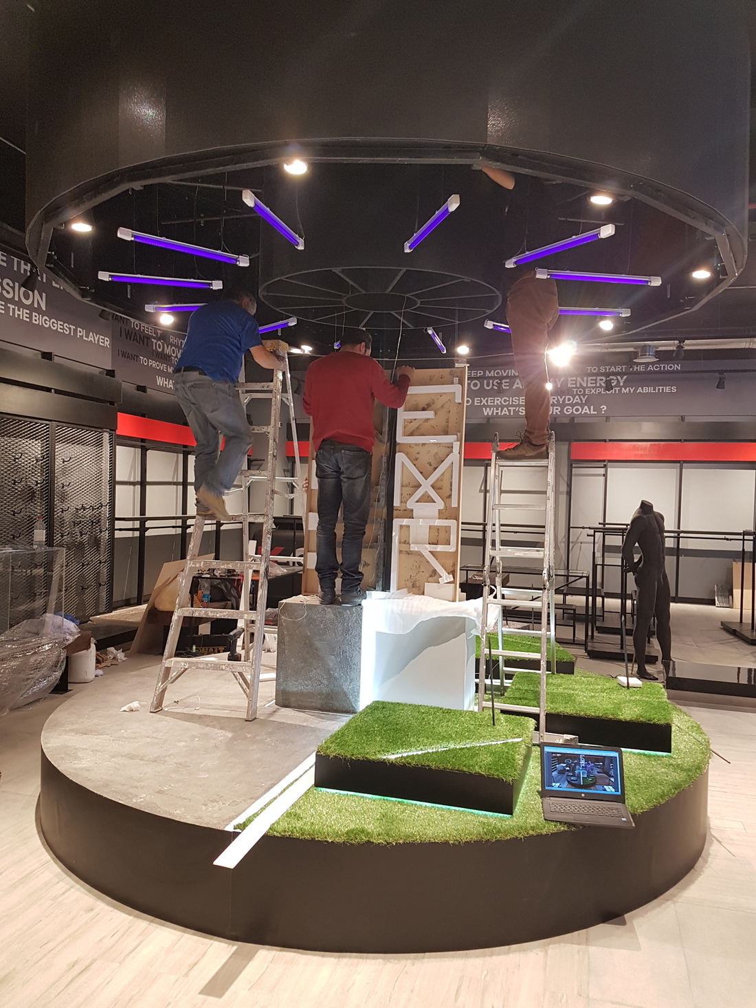 Stand Nike Neymar 5 fase media_