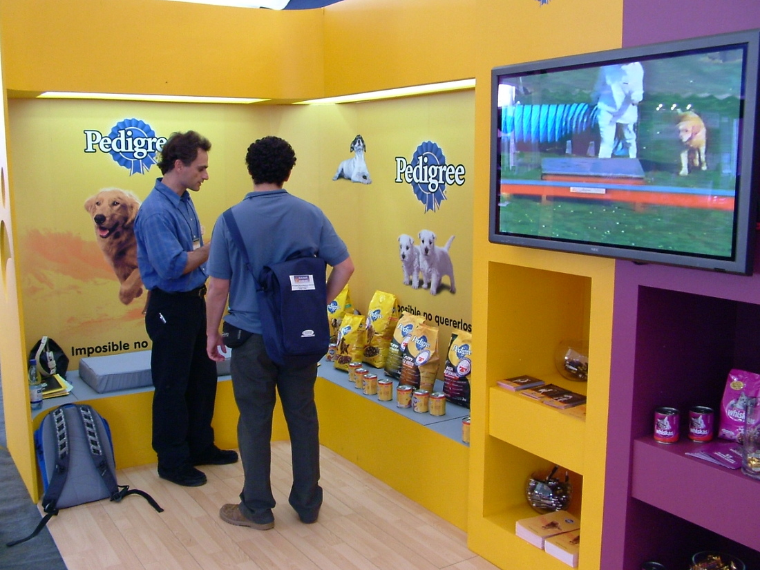 Stand Wiskas Pedigree 3