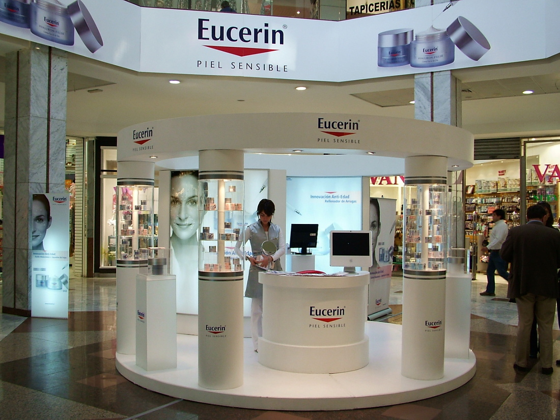 Stand varios Eucerin